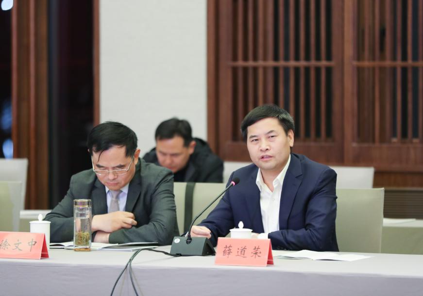 北京異地高考新規(guī)定下的獨特小巷探秘，遇見一家特色小店