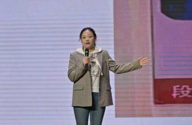 電視臺(tái)記者，捕捉生活瞬間，傳遞真實(shí)力量