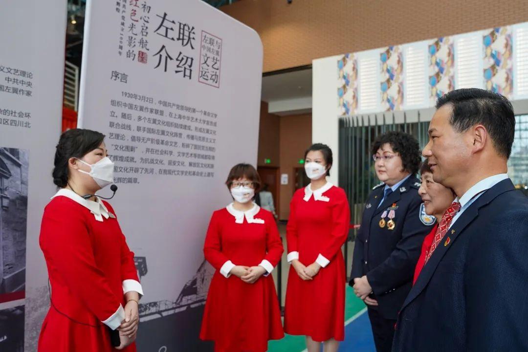 左翼電影，掀起革命浪潮，展現(xiàn)高科技魅力